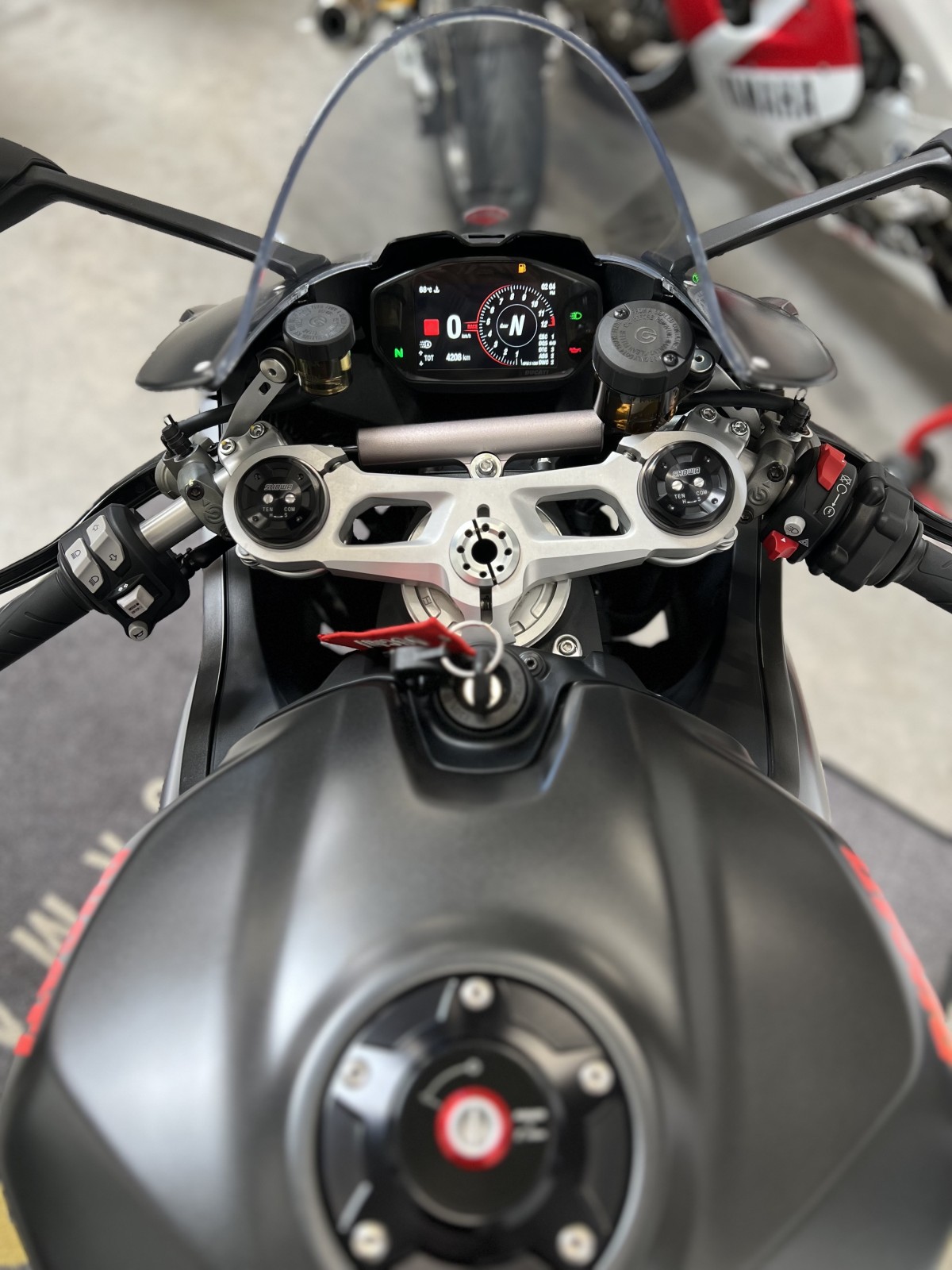 DUCATI PANIGALE V2