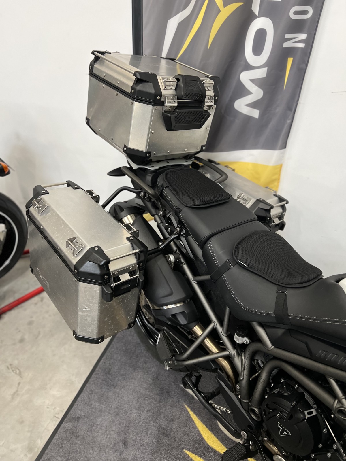 TRIUMPH TIGER 800 XRX