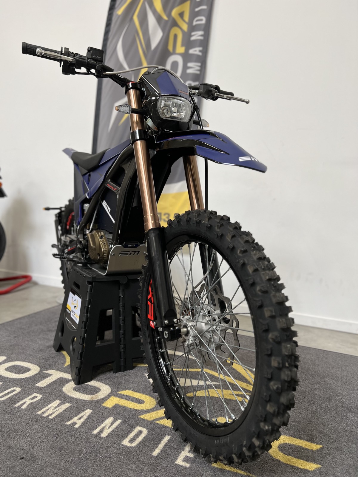 ELECTRIC MOTION ESCAPE XR+ 