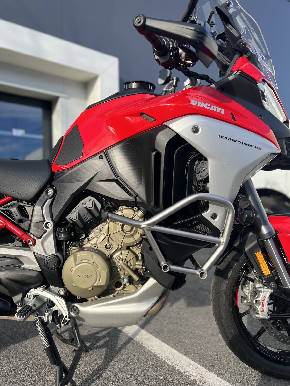 DUCATI MULTISTRADA V4S TRAVEL RADAR A PROXIMITÉ DE GODERVILLE