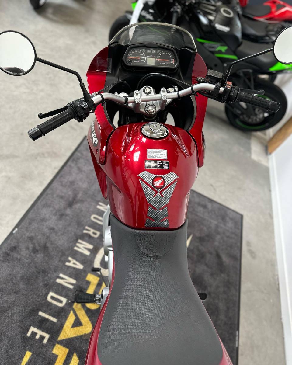 Moto d'occasion Honda XL Varadero 125 cm3 proche de Yvetot