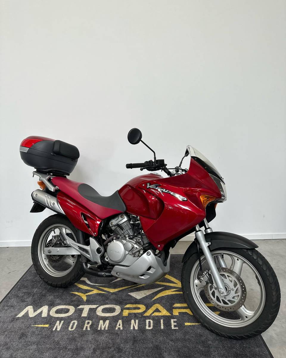 Moto d'occasion Honda XL Varadero 125 cm3 proche de Yvetot
