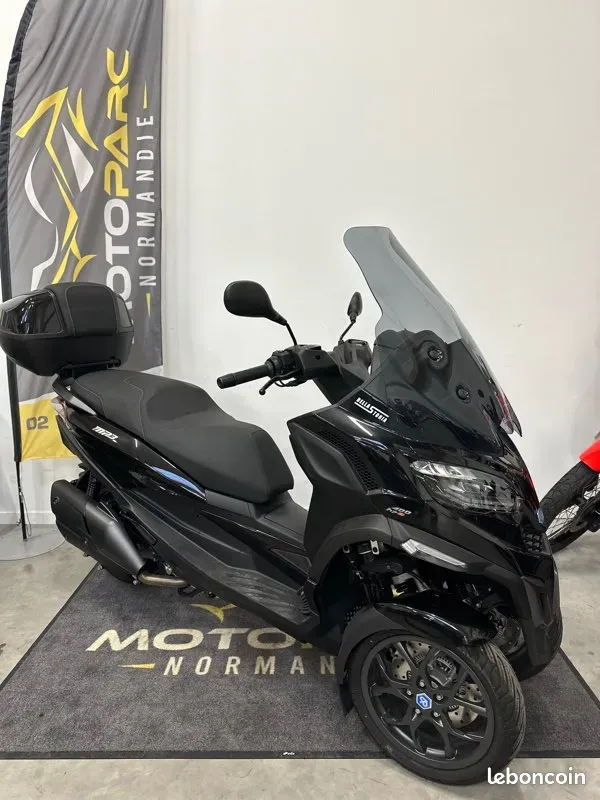 Piaggio MP3 400 HPE RST d'occasion à proximité de Octeville sur Mer