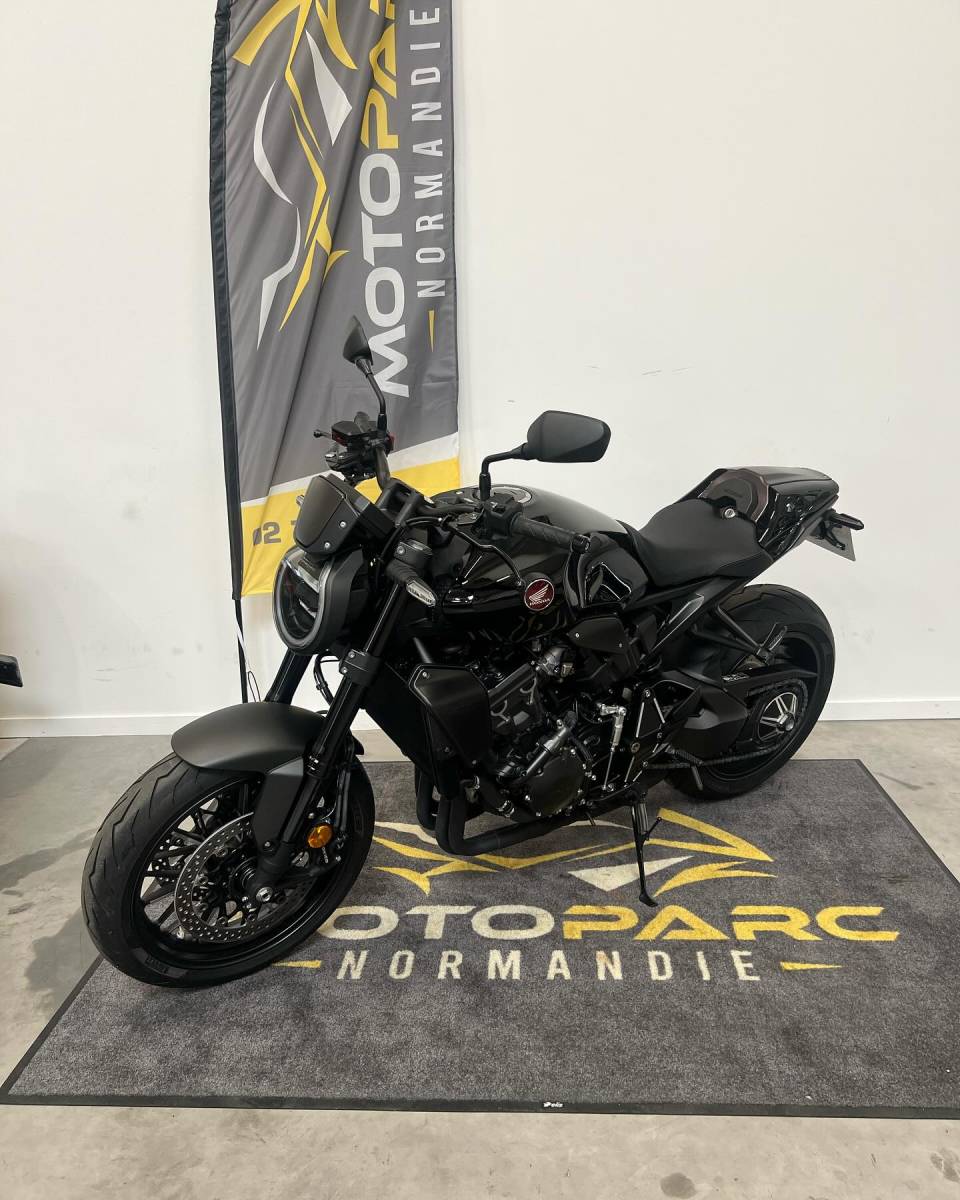 Honda CB1000R black édition