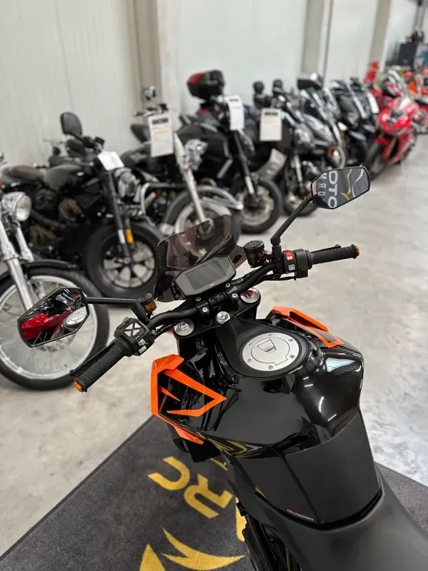 KTM 1290 Super Duke V2 d'occasion proche de Caudebec en Caux
