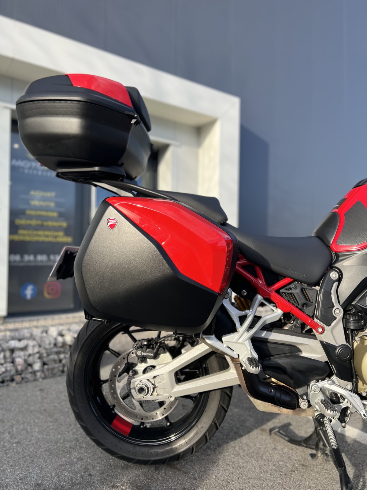 DUCATI MULTISTRADA V4S TRAVEL RADAR A PROXIMITÉ DE GODERVILLE