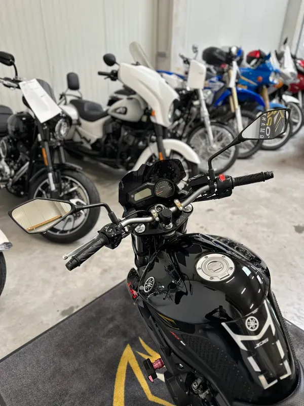 Yamaha XJ6 A2 proche de Saint Romain De Colbosc