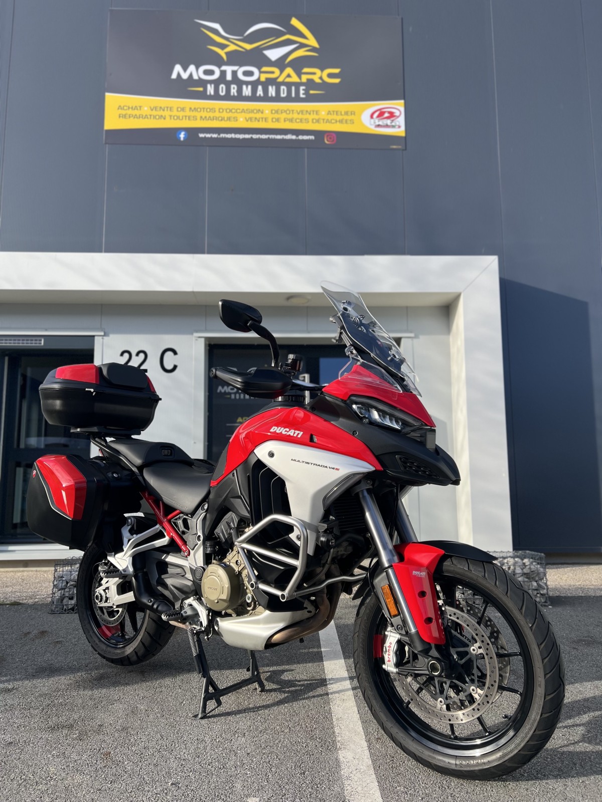 DUCATI MULTISTRADA V4S TRAVEL RADAR A PROXIMITÉ DE GODERVILLE