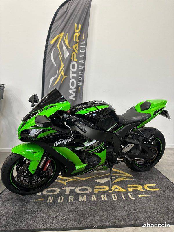 Kawasaki Ninja ZX-10R à proximité du Havre
