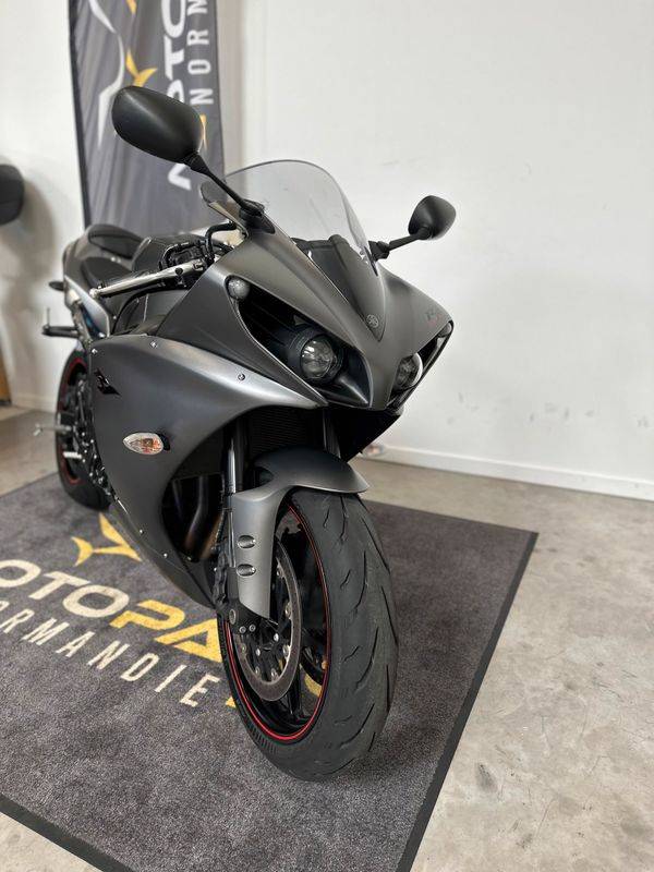 Yamaha YZF-R1 Cross Plane d'occasion près de Saint Romain de Colbosc