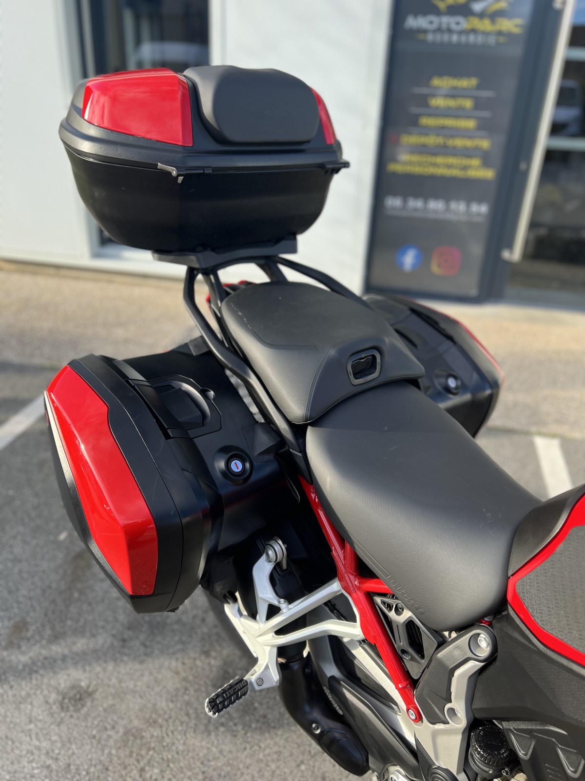 DUCATI MULTISTRADA V4S TRAVEL RADAR A PROXIMITÉ DE GODERVILLE