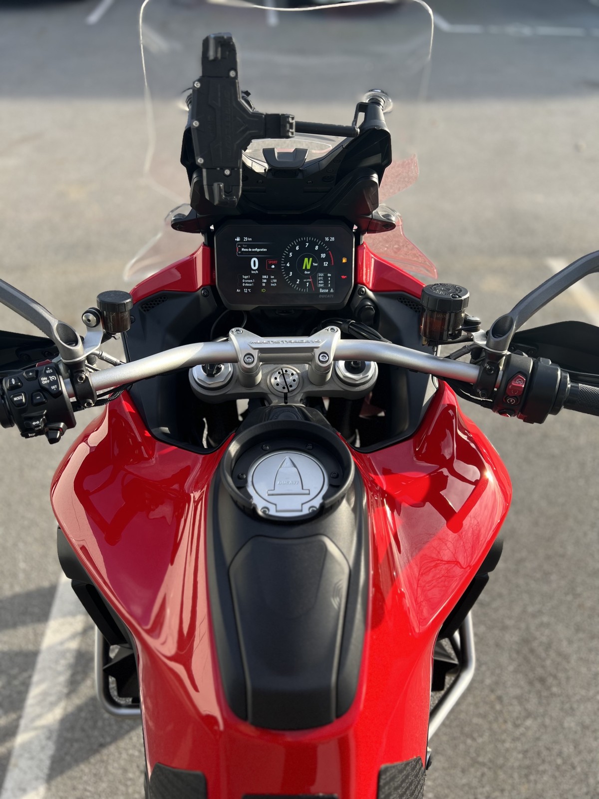 DUCATI MULTISTRADA V4S TRAVEL RADAR A PROXIMITÉ DE GODERVILLE