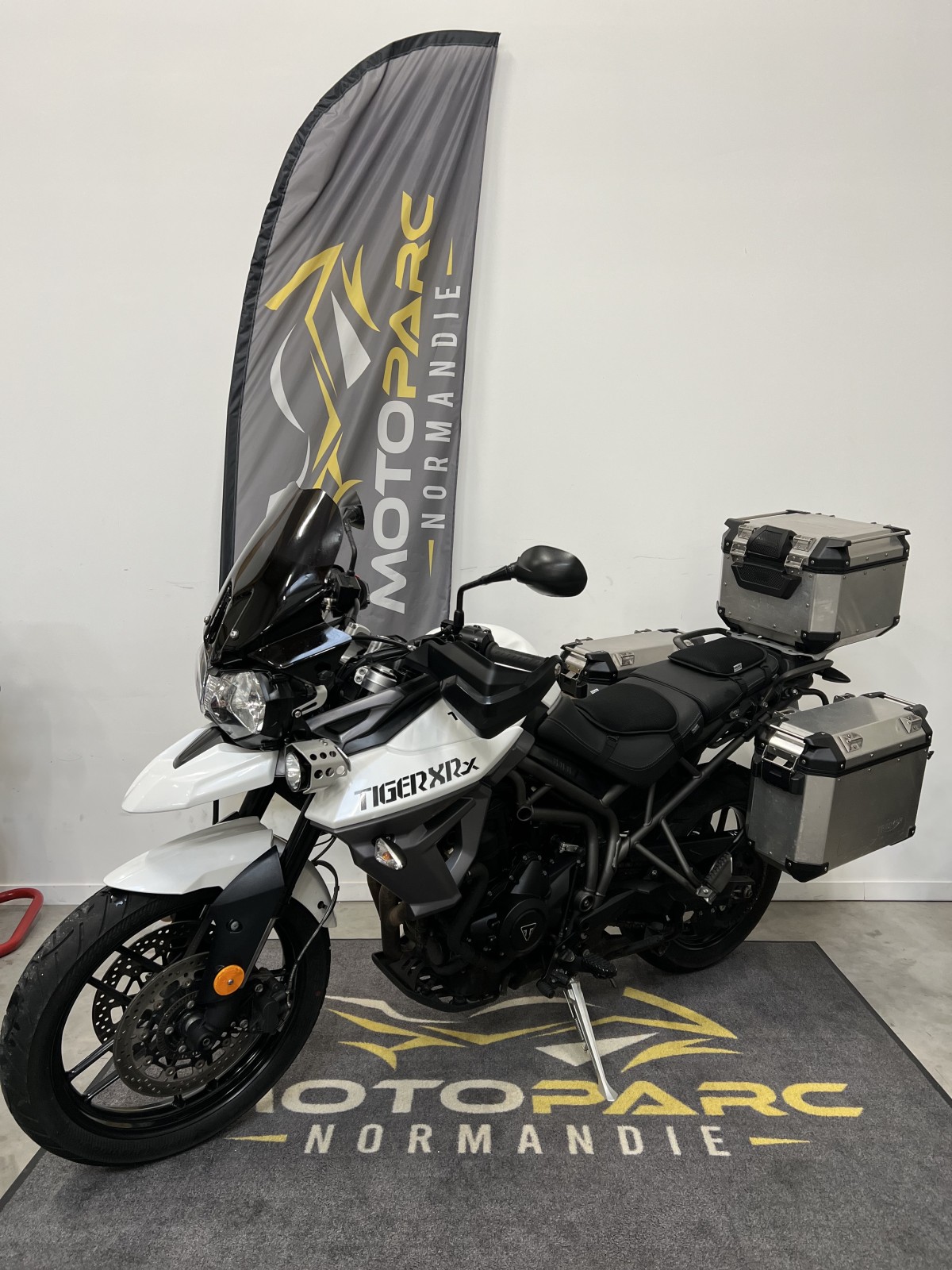TRIUMPH TIGER 800 XRX