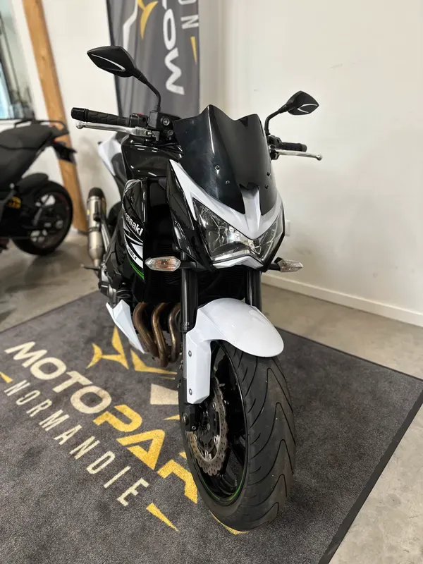 Kawasaki Z800 d'occasion à côté de Pont-Audemer