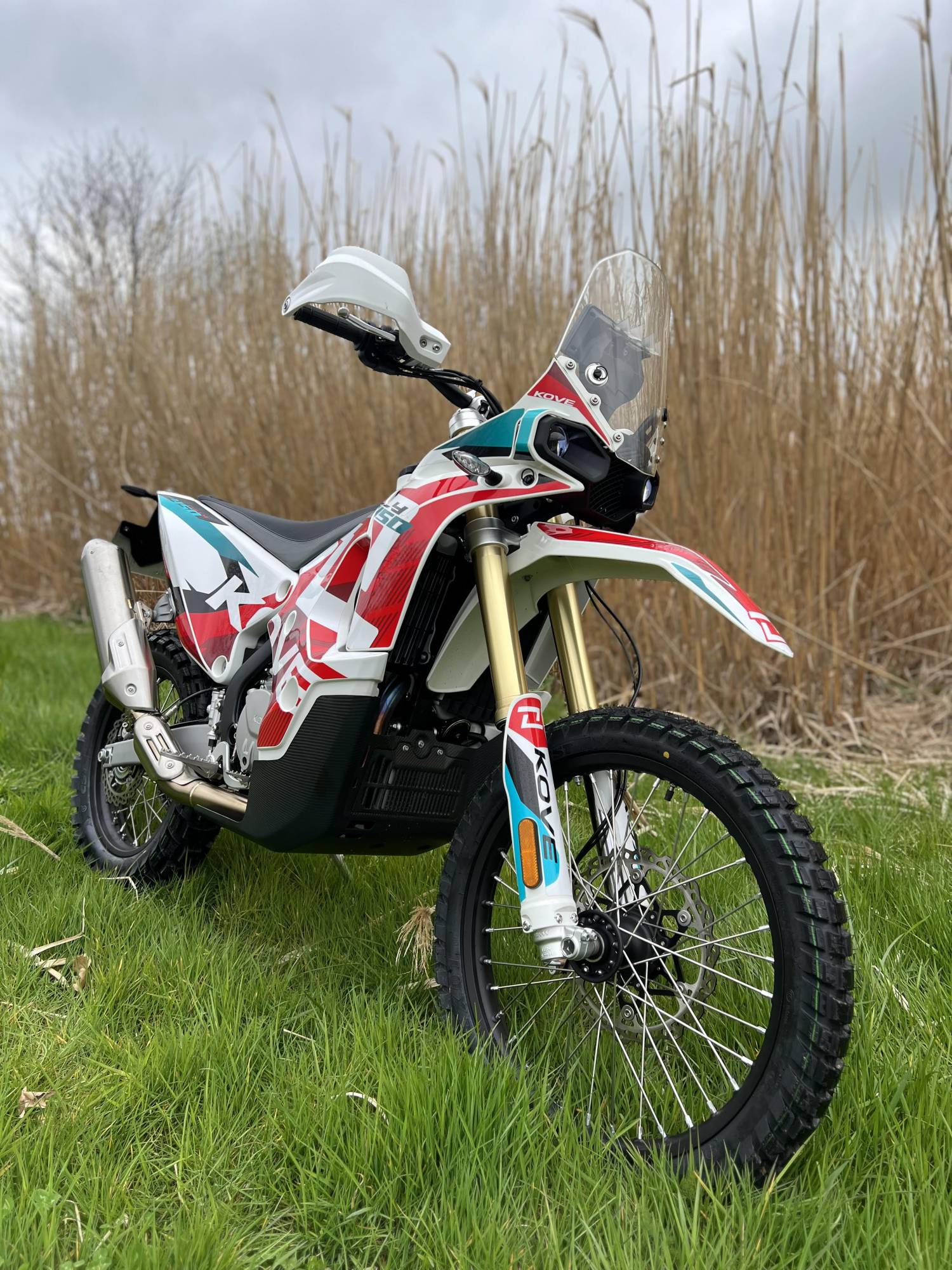 Acheter une moto Kove 450 rally chez Moto Parc Normandie Le Havre 