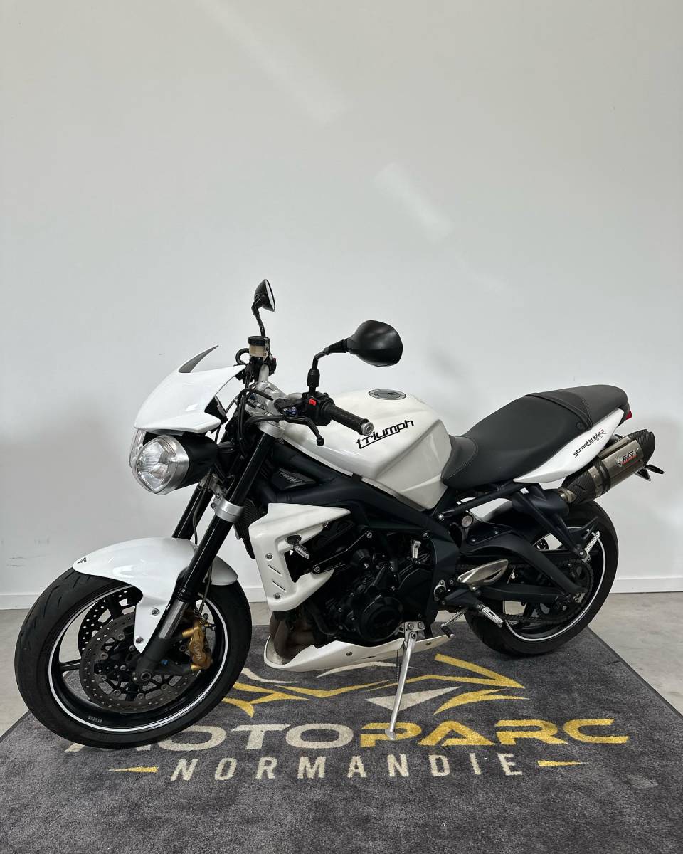 Moto d'occasion Triumph Street Triple 675 R proche de Yvetot