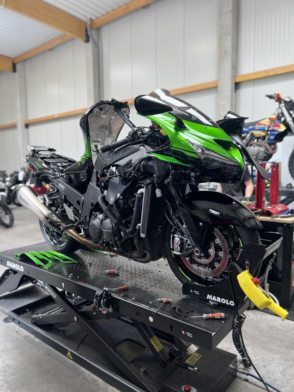 Atelier mécanique pour l'entretien et la révision de motos toutes marques 