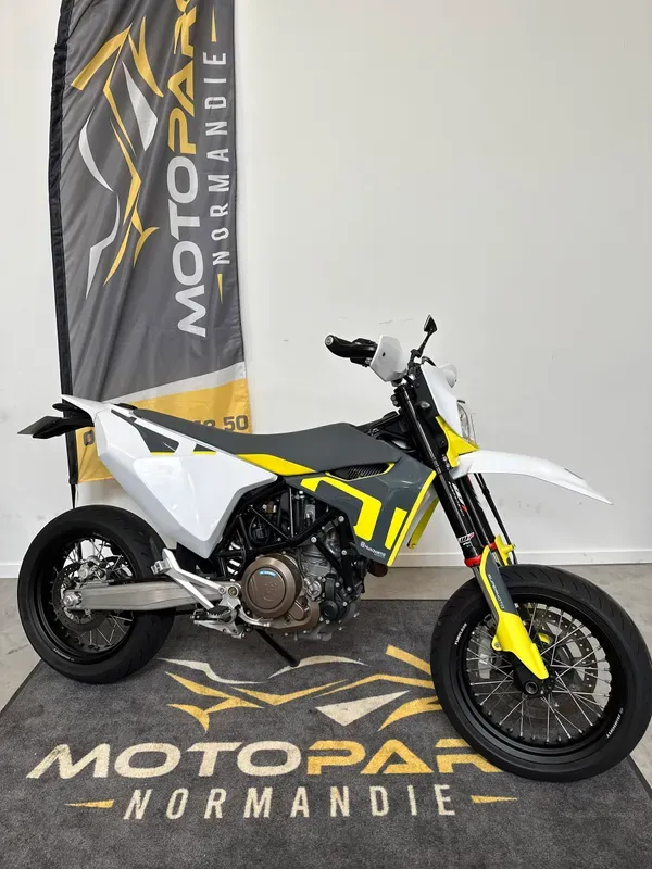 Husqvarna 701 Super Motard d’occasion près de Bolbec