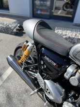 TRIUMPH 1200 THRUXTON R