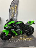 Kawasaki Ninja ZX-10R à proximité du Havre